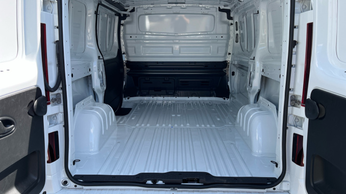 Renault Trafic Swb Diesel SL30 Blue dCi 150 Extra [Safety] Van EAG9 - Image 12